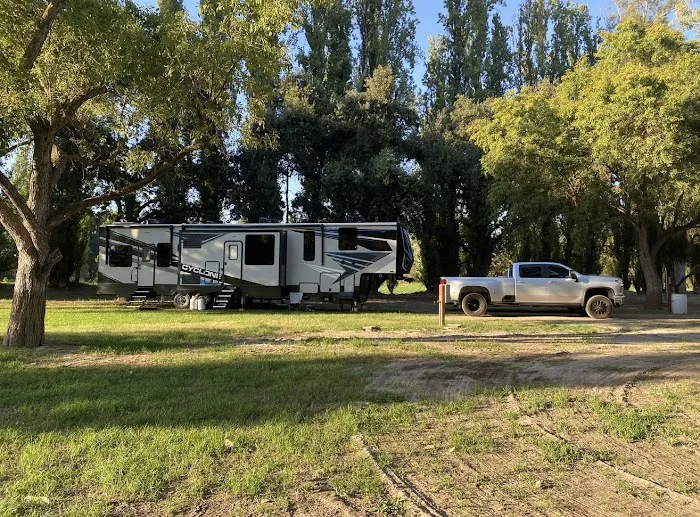 Lindy's Landing RV Resort And Campground Picture 5