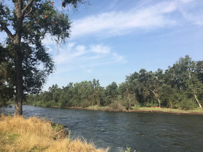 Riverbend RV Park Picture 9