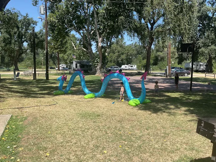 Riverbend RV Park Picture 1