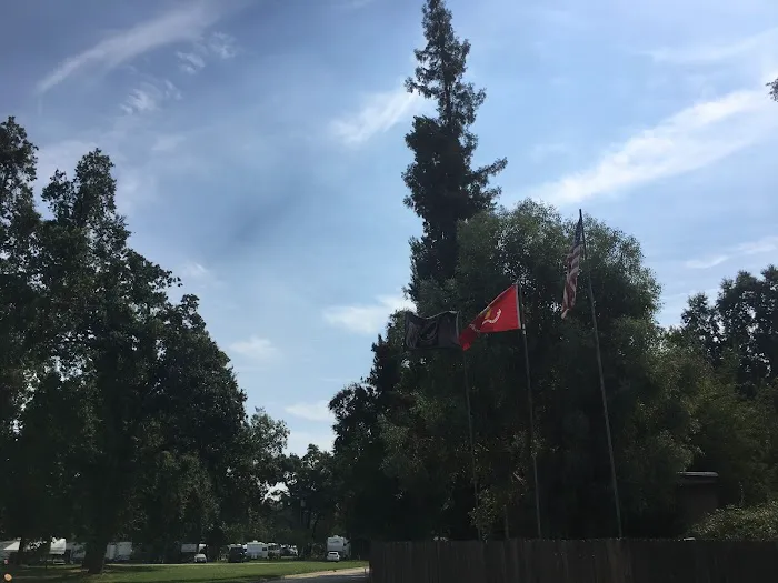 Riverbend RV Park Picture 8