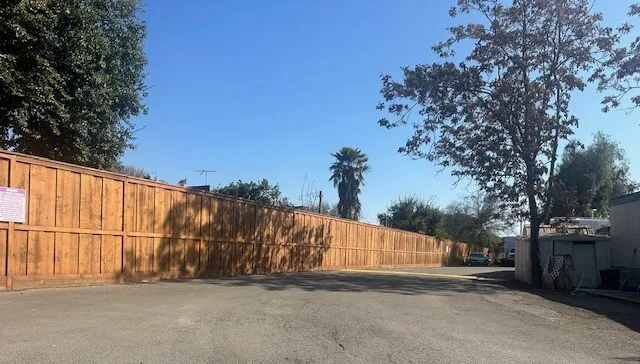 Modern Mobile Home Park Picture 1