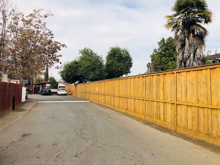 Modern Mobile Home Park Picture 10