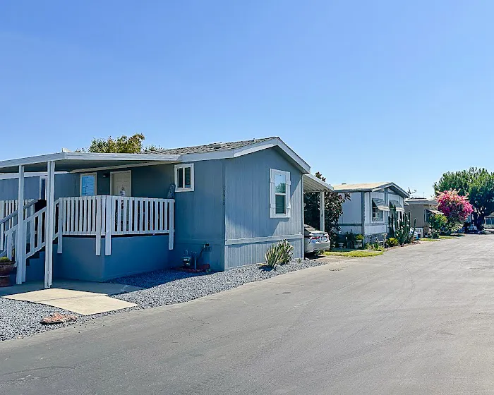 Hanford MH & RV Park Picture 1