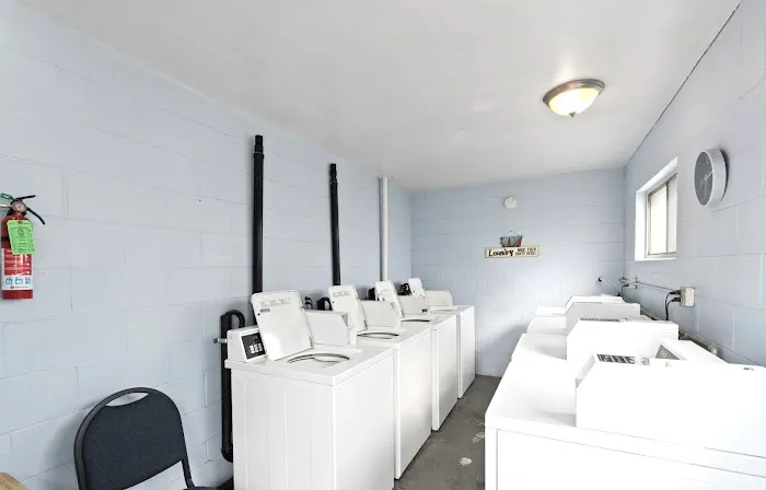 Hanford MH & RV Park Picture 5