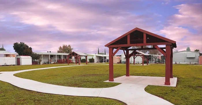 Country Living Mobile Home Park Picture 2