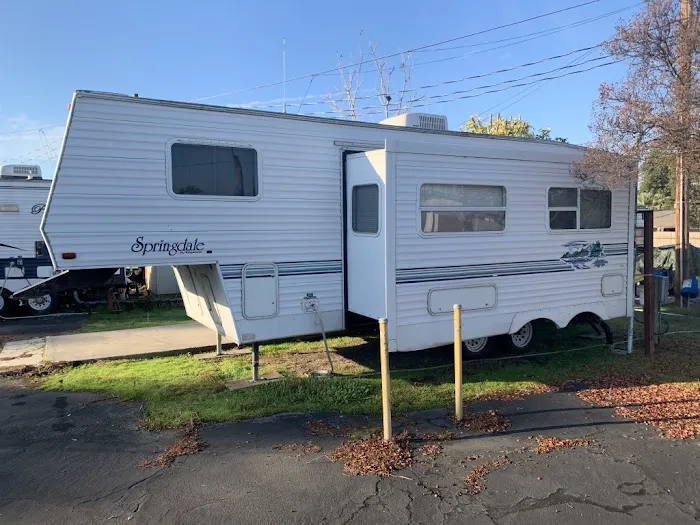 Park View Mobile Home Park and RV Park Picture 5