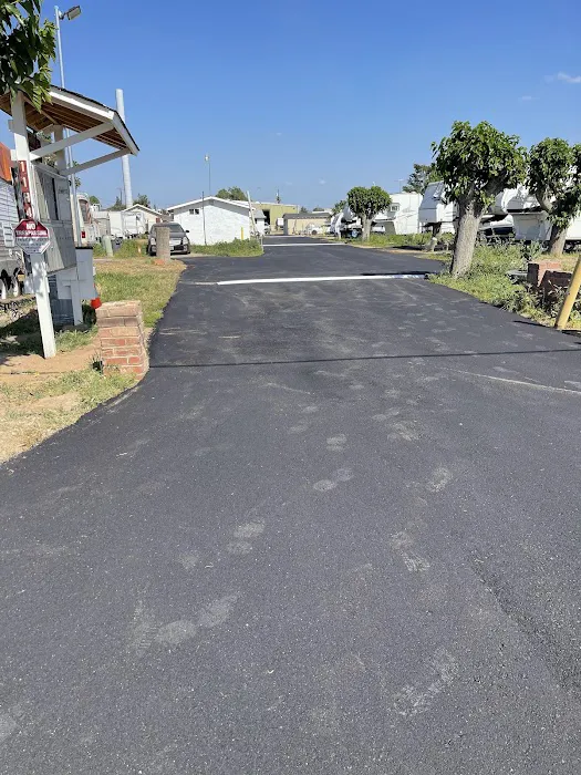 Shady Acres Mobile Home & RV Park Picture 9