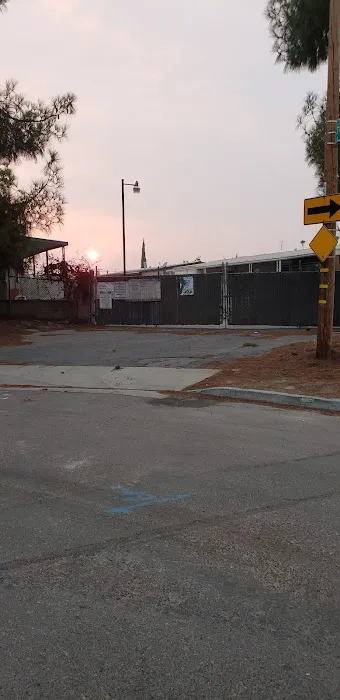 Fresno Mobile Home & RV Park Picture 10