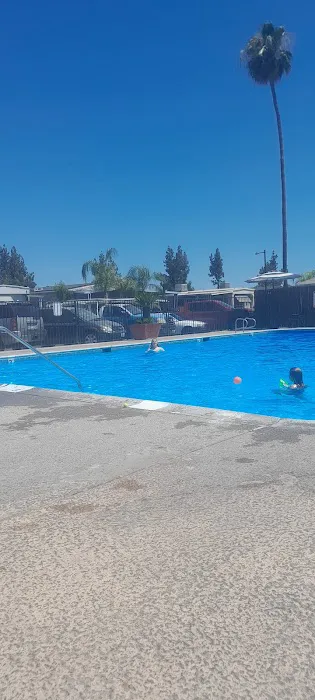 Villa Fresno Mobile Home Park Picture 1