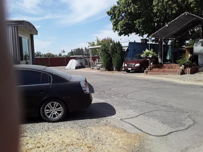 New Horizons Mobile RV Park Picture 7