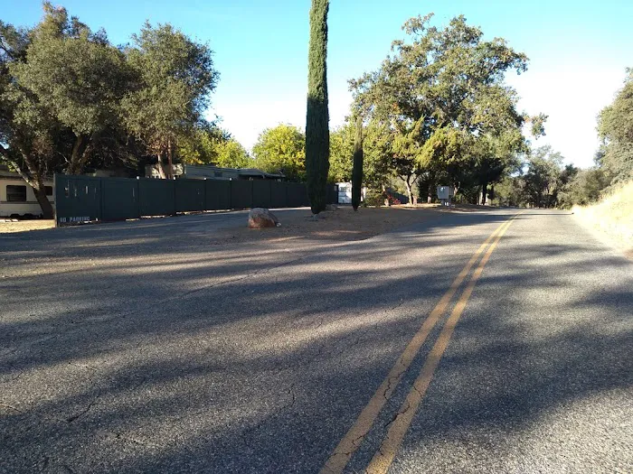 Mammoth Pool Mobile Home Park Picture 4