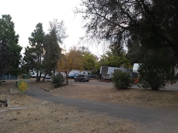 Mammoth Pool Mobile Home Park Picture 2