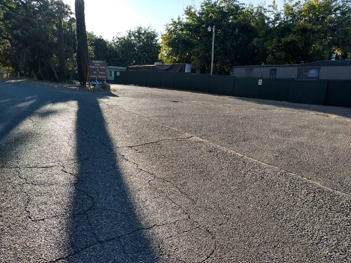 Mammoth Pool Mobile Home Park Picture 5