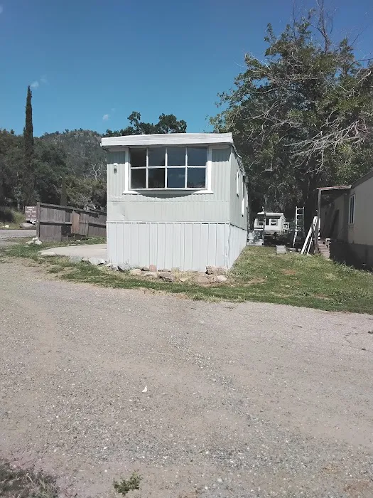 Mammoth Pool Mobile Home Park Picture 3