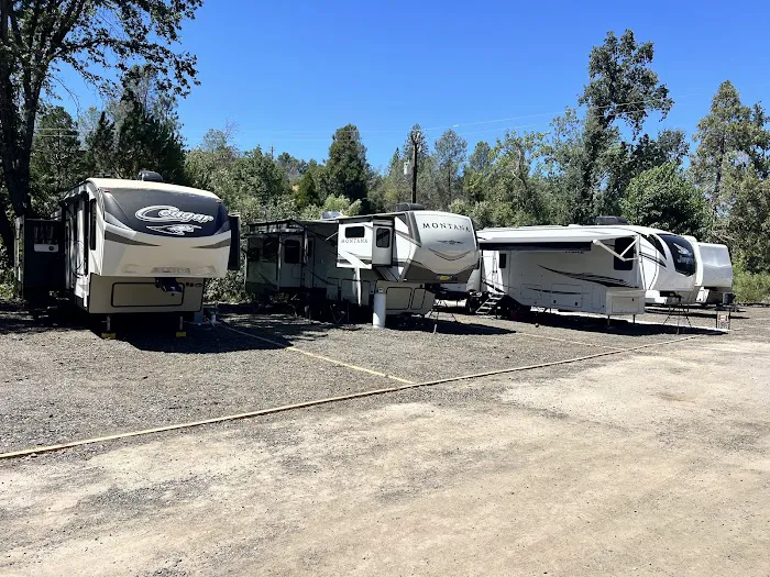 Bass Lake Mobile Park Picture 3