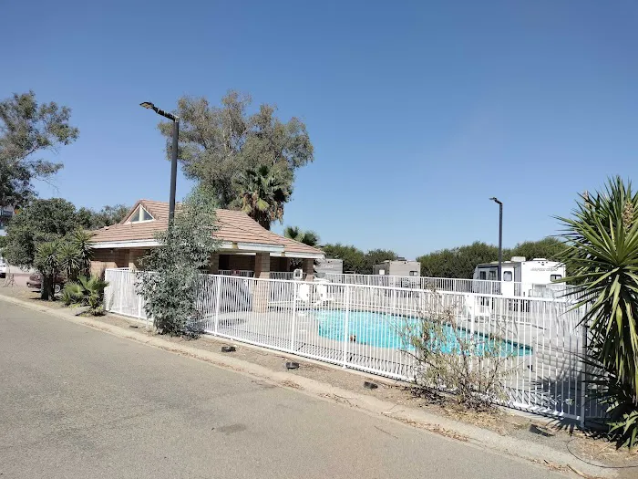 Almond Tree Oasis RV Park Picture 2