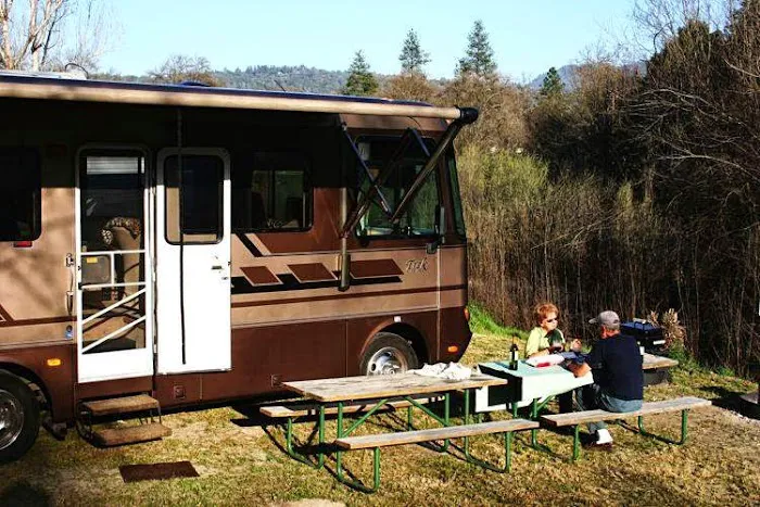 High Sierra RV & Mobile Park Picture 2