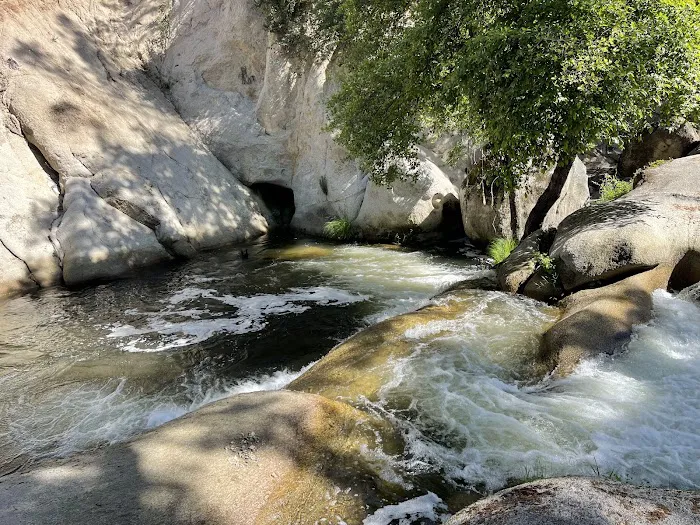 High Sierra RV & Mobile Park Picture 5