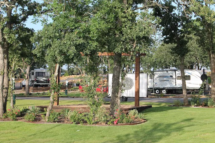 Camp QYB's RV Area Picture 2