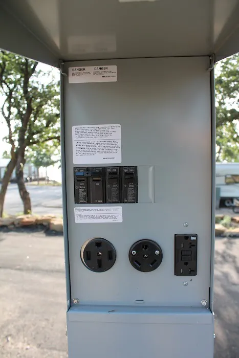 Camp QYB's RV Area Picture 1