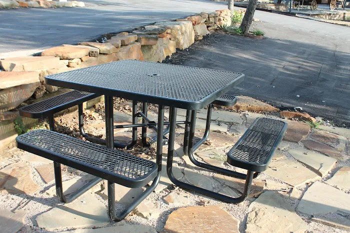 Camp QYB's RV Area Picture 10