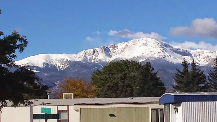 Crestline Manor Manufactured Home Community Picture 4