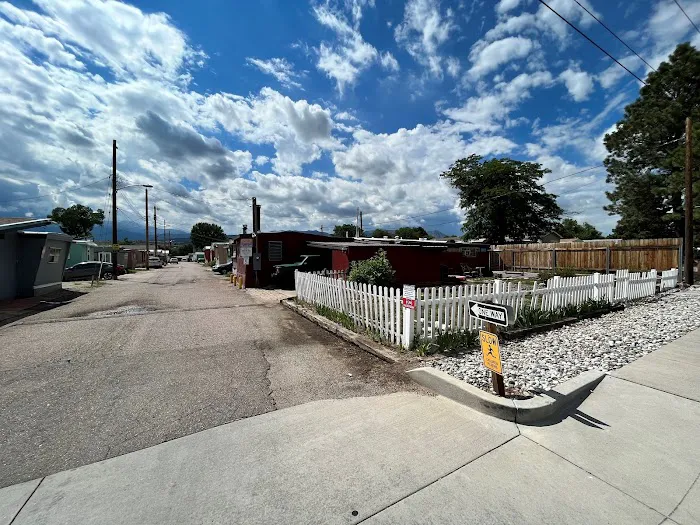 Cascade Manufacturing Housing Community Picture 4