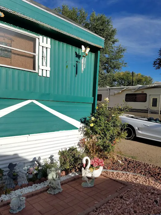 Highland Mobile Home Park Picture 3