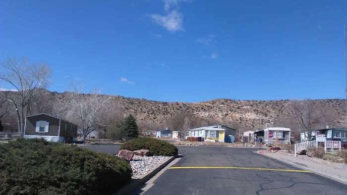 Lamp Lighter Mobile Home Park Picture 8