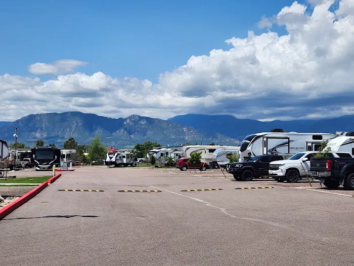 Peak RV Resort Picture 4