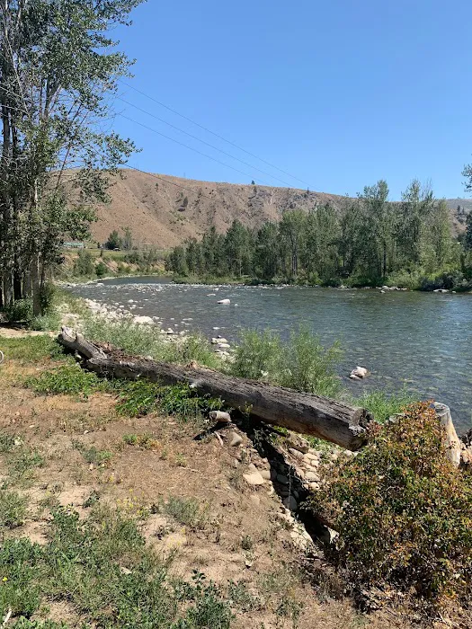 Lightning Pine RV Park Picture 6