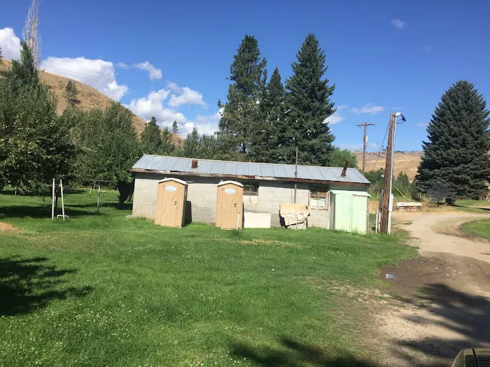 Lightning Pine RV Park Picture 4