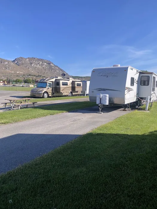 Columbia Cove RV Park Picture 2