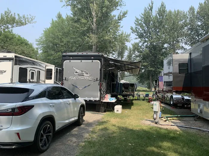 Riverbend RV Park Picture 4