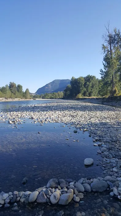 Riverbend RV Park Picture 2