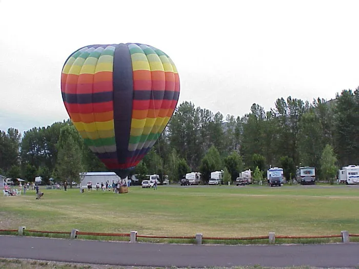 Riverbend RV Park Picture 8