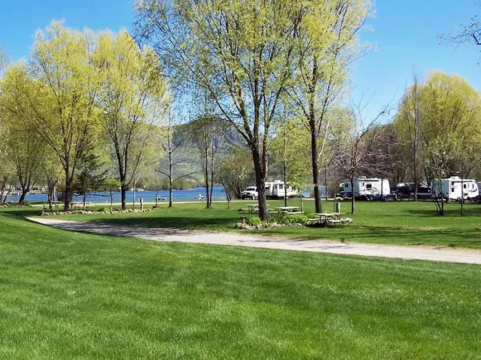 Silverline Lakeside Resort Picture 9