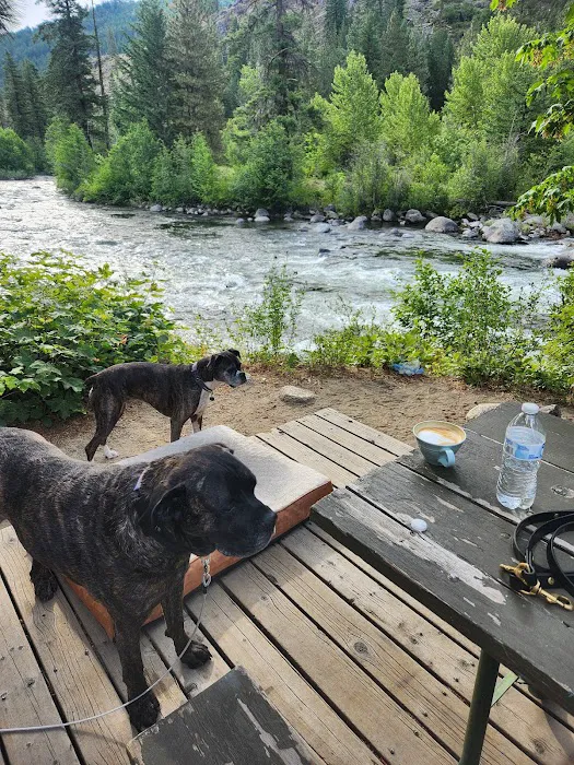 Icicle River RV Park Picture 6