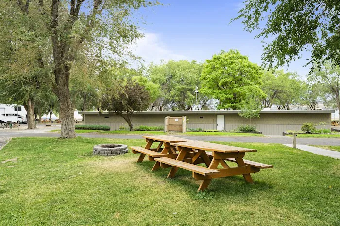 Smokiam RV Resort Picture 2