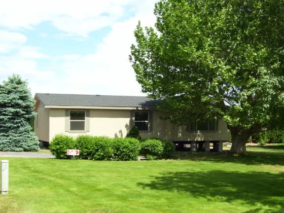 Madrona East Mobile Home Park Picture 2