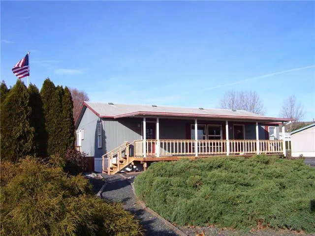 Madrona East Mobile Home Park Picture 7