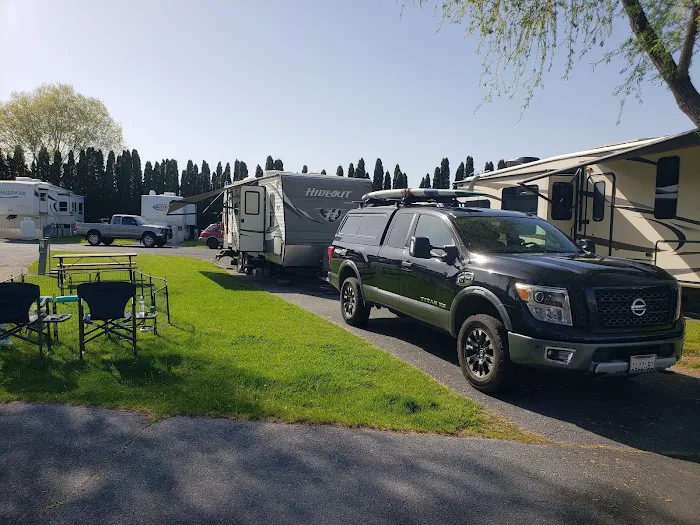 Suncrest RV Park Picture 4