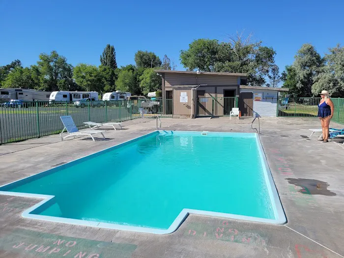 Pier 4 RV Resort Picture 3