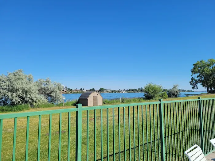 Pier 4 RV Resort Picture 2