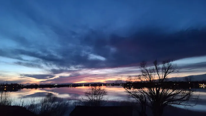 Lakefront RV Park Picture 6