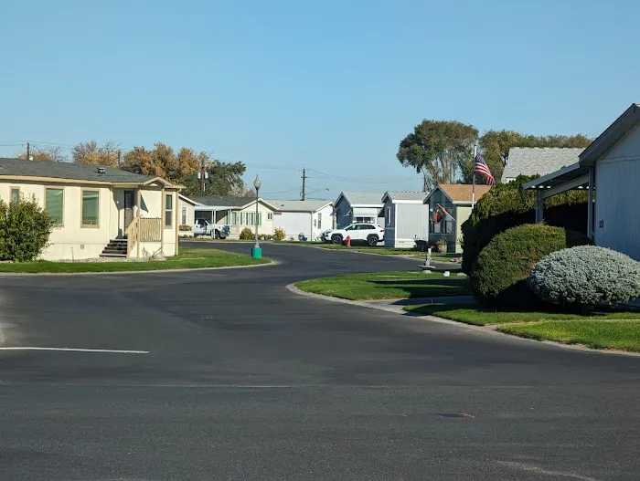 Broadway Estates Picture 7