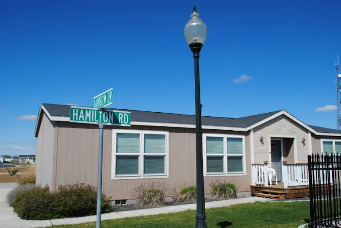 The Lakes Mobile Home Park Picture 5