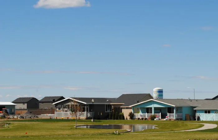 The Lakes Mobile Home Park Picture 6