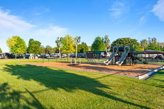 O'Sullivan Sportsman Resort Picture 9