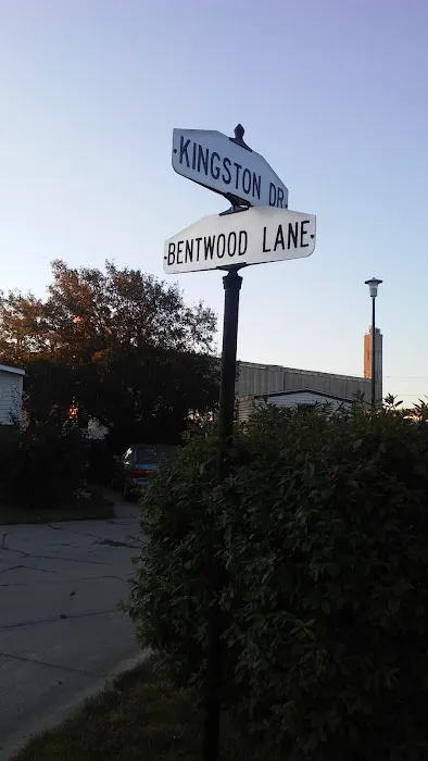 Kingswood Plaza Picture 1